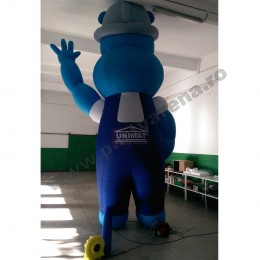 mascota-albastra-hipopotam-2